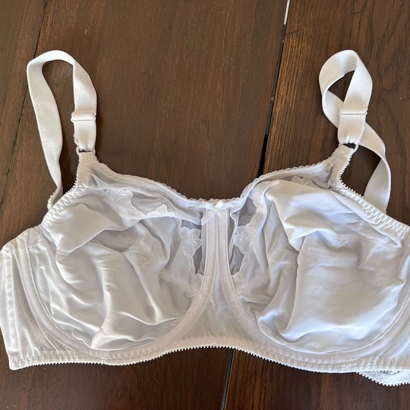 Like New Bali White Lace Women's Bra - Picture 1 of 2